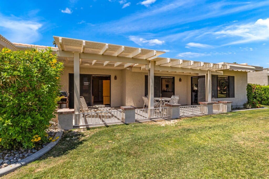 patio left