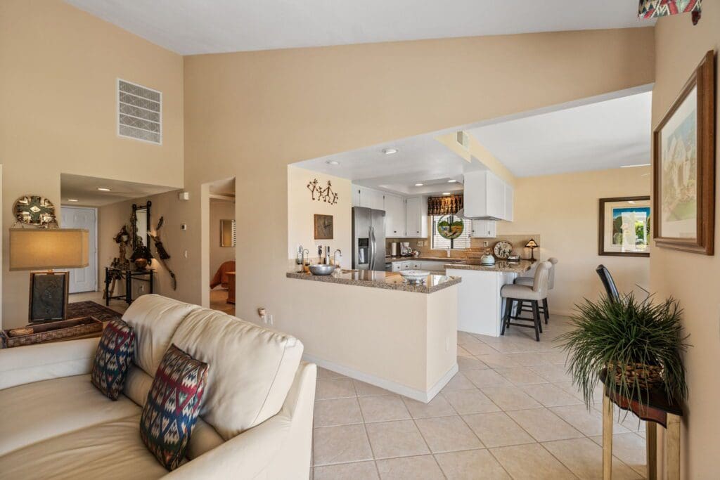 kitchen/living room