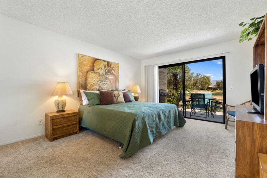 2nd bedroom