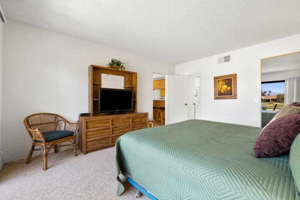 2nd bedroom with tv