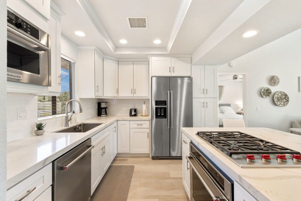 complete view of kitchen