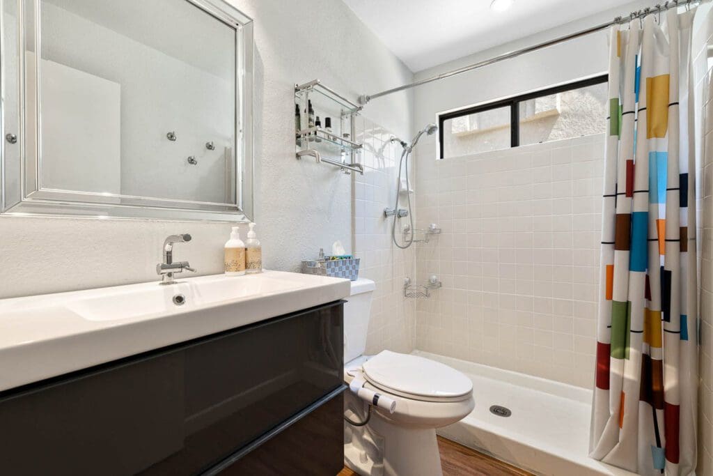 tub in second bathroom