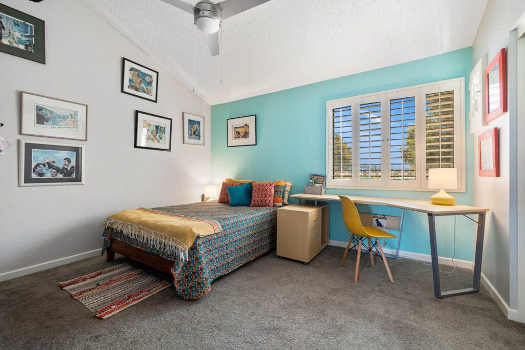2nd bedroom with desk