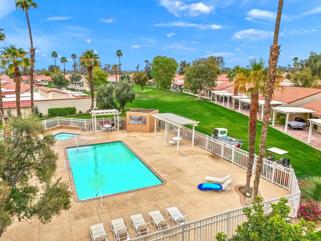 community pool 2 close