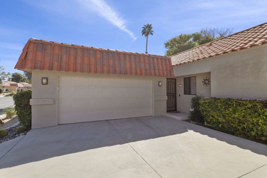 garage close