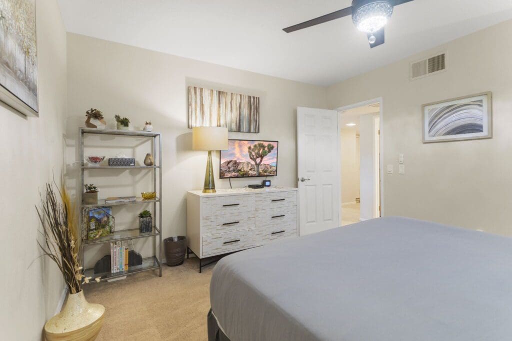 bedroom 2 door