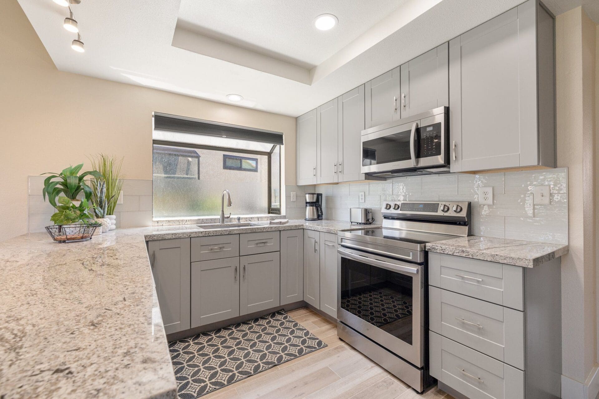 kitchen angled view alt